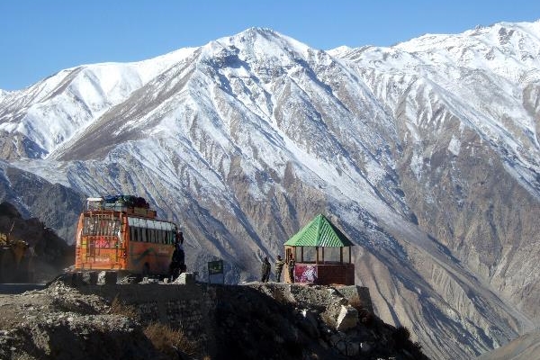 naka-tourist-bus